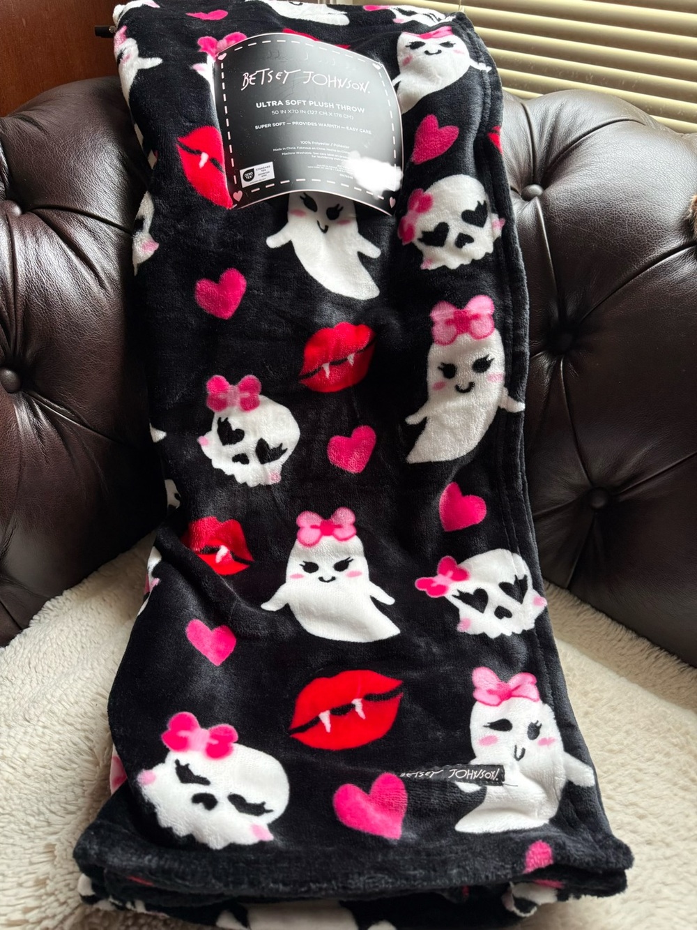Betsey Johnson NWT Black Plush Throw with Pink Hearts, White Ghosts & Red Lips